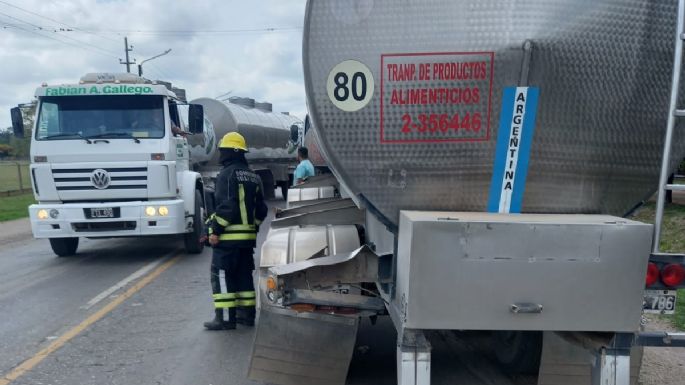 Chocaron un camión y una camioneta frente a la planta Nestlé