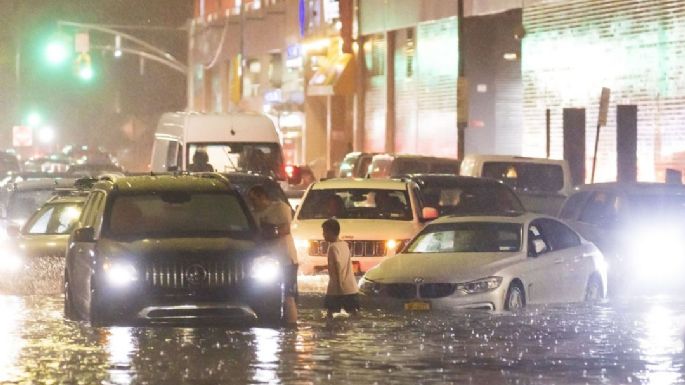 Graves inundaciones en New York dejan al menos ocho muertos