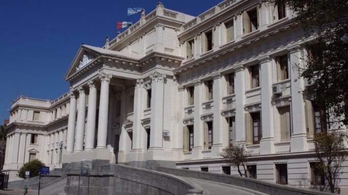 Judiciales no vacunados serán licenciados sin goce de sueldo