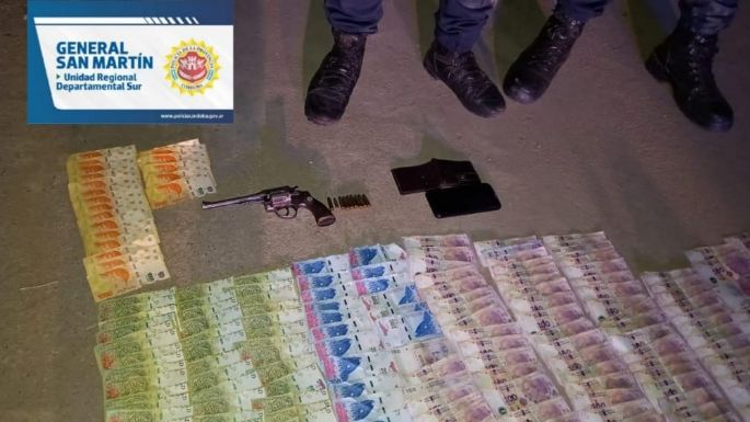 Otra vez una pareja se quiso ir sin pagar del motel y se trenzaron con la policía