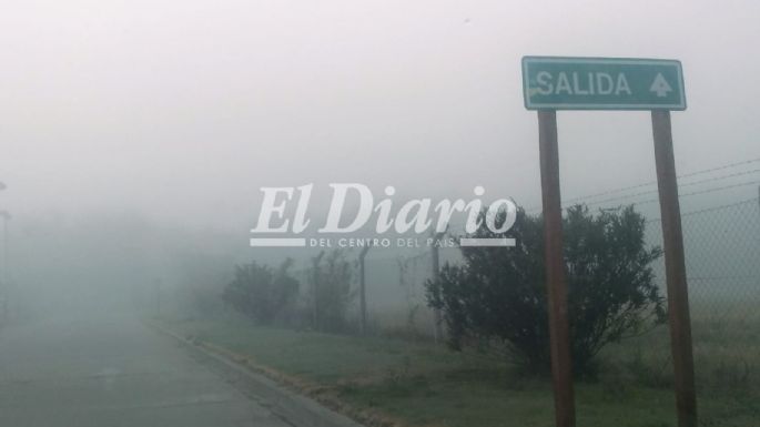 La ciudad amaneció cubierta de niebla