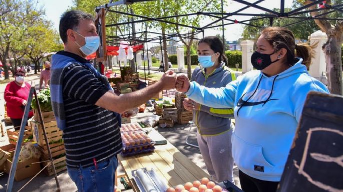 Los feriantes recibieron regalos por los 3 años de la Feria Franca