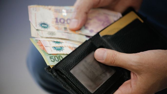 El salario no alcanza ni  para llegar al 14 del mes