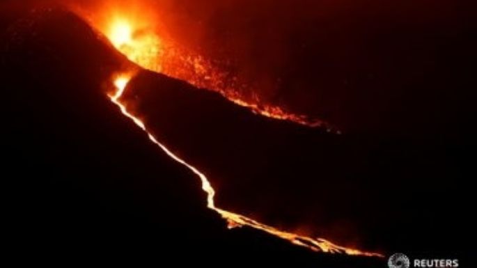 Un río de lava cubre La Palma