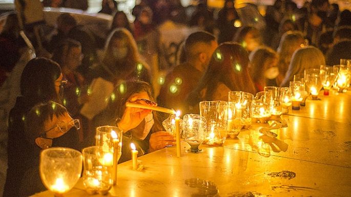 “Ninguna mujer se va sola, así de la nada”