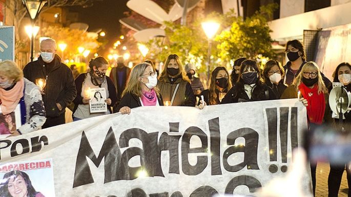 “Ninguna mujer se va sola, así de la nada”