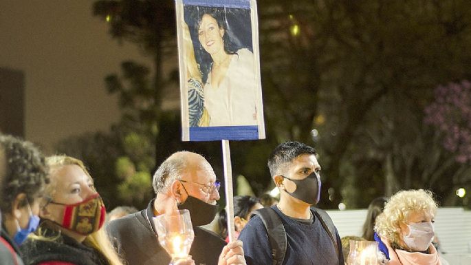 “Ninguna mujer se va sola, así de la nada”