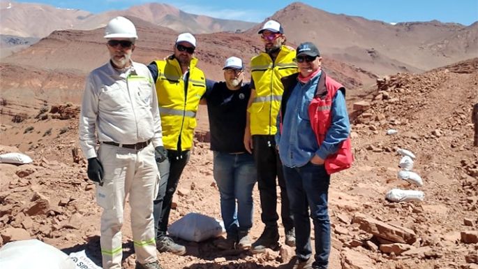 Abriendo caminos con explosivos del Polvorín