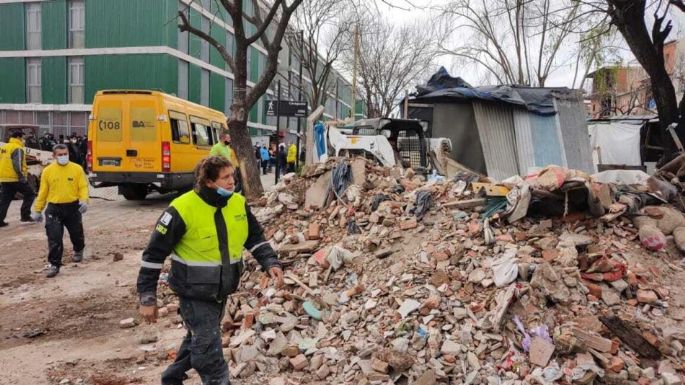 El Gobierno porteño desalojó a 100 familias que vivían en un asentamiento en Retiro