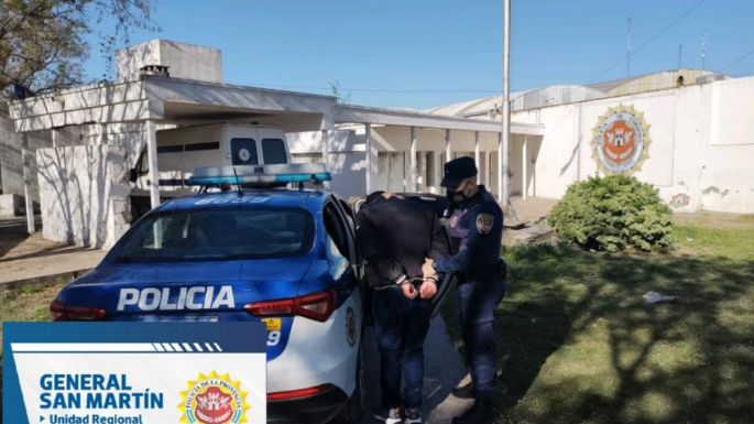 Violó una orden de restricción y se encerró en una habitación de la expareja
