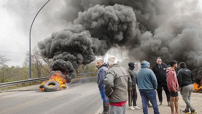 Areneros cortaron la ruta 158