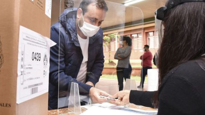 Serán multados los aislados que concurran a votar en las PASO