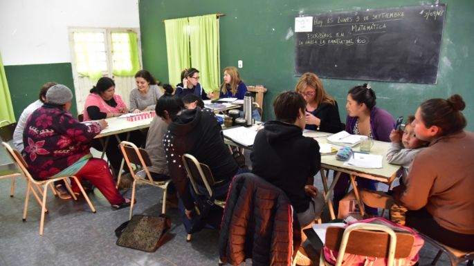 Más de 150 personas egresan del secundario a través del Programa de Jóvenes y Adultos