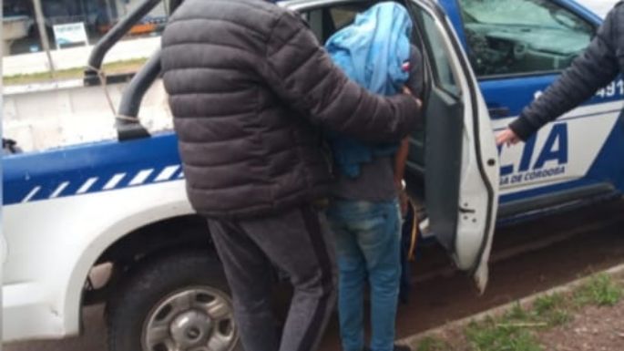 Tras un allanamiento, detuvieron a un joven de 21 años por amenazas con una "faca"