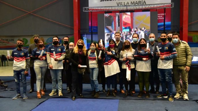 En un emotivo acto, 161 egresados obtuvieron sus diplomas