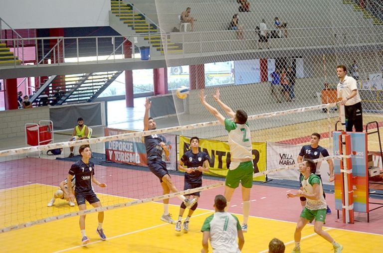 Ferro Carril Oeste venció a Rowing de Paraná