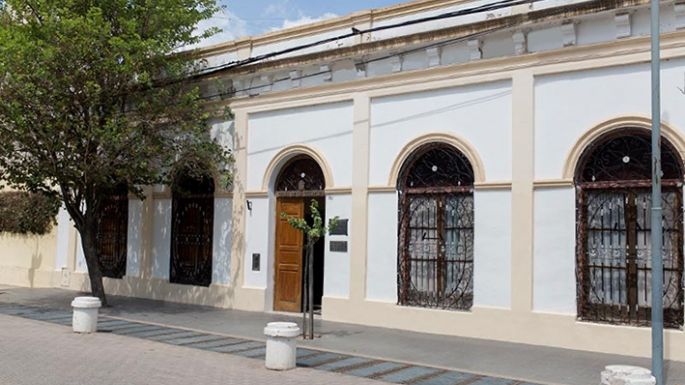 Siguen restaurando  la Casa de la Cultura