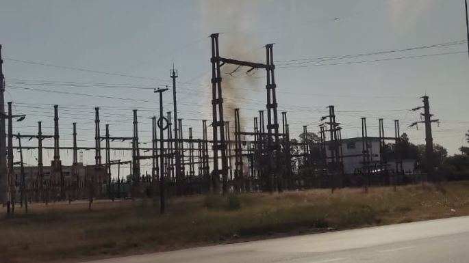 Principio de incendio en la central eléctrica del barrio Las Playas