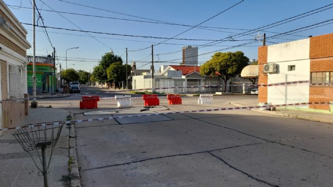 El agobiante calor hizo reventar el pavimento
