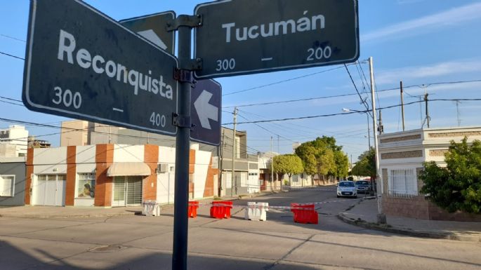 El agobiante calor hizo reventar el pavimento