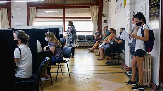 Gastos superaron otra vez a los ingresos, aunque por poco monto
