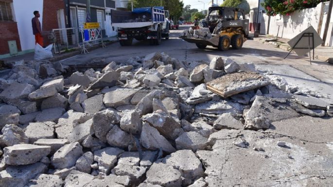 Reparan la rotura de pavimento provocada por las altas temperaturas en calle Reconquista