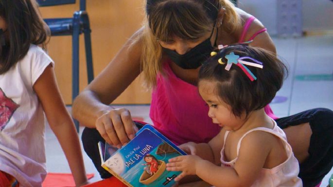 La Medioteca lleva adelante la propuesta recreativa "Lagartijas Lectoras" para bebés