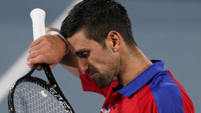 Le revocan por segunda vez la visa a Djokovic y aún no se sabe si lo deportan