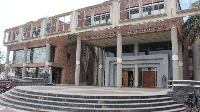 Una adolescente huyó de la casa donde su familia de guarda la prostituía