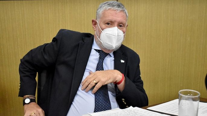 De Falco propone restablecer el estacionamiento medido y pago