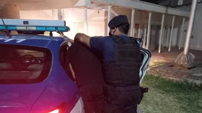 Pelea en esquina céntrica terminó con un detenido