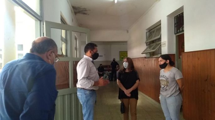 Padres piden que ahora pongan en condiciones el edificio escolar