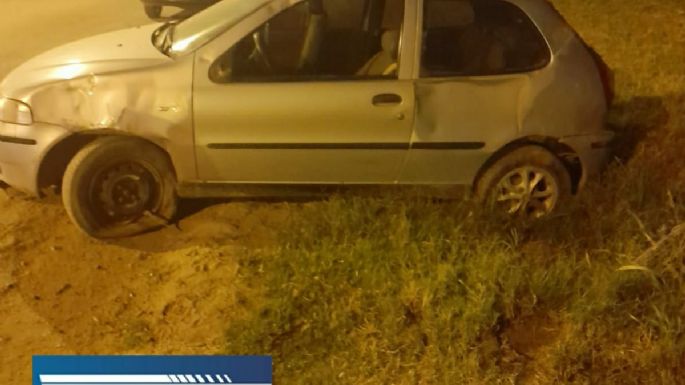 Dio medio vuelco con el auto y terminó con lesiones graves