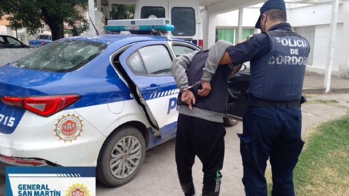 Amenazaron de muerte a un joven y, perseguidos por la policía, chocaron contra un camión