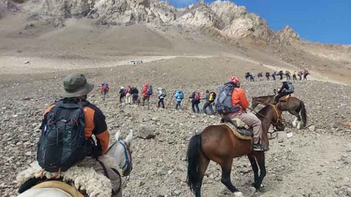 Grupo de trekking local cruzó los Andes