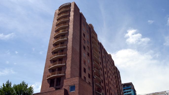 Otra vez el Alem: cortaron la luz por falta de pago y los vecinos temen quedarse sin agua