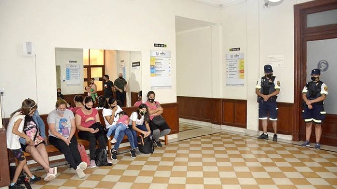 Se encadenaron por los lotes de Las Playas