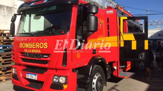 Así llegó el nuevo camión que se incorpora a la flota de Bomberos