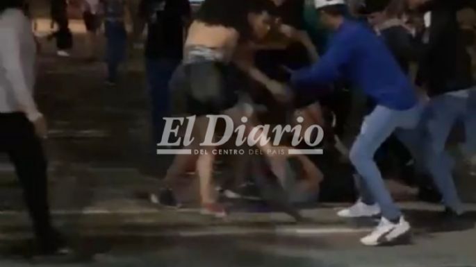 Se filtró un video del violento ataque que sufrió un joven en plena costanera