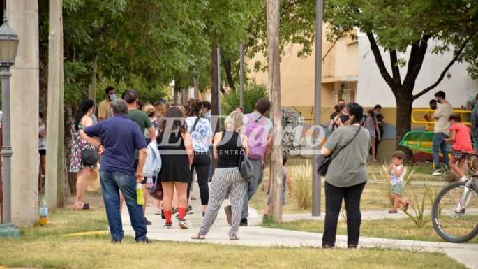 [FOTOS] Otro día con centros de testeos colmados y horas de espera