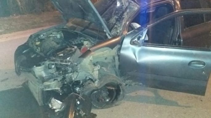 Una mujer volcó con su auto en la ciudad y sufrió una grave fractura