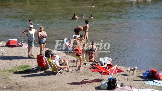 Los villamarienses disfrutaron del domingo en el río