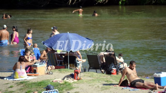 Los villamarienses disfrutaron del domingo en el río
