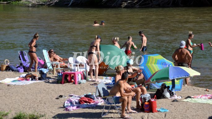 Los villamarienses disfrutaron del domingo en el río