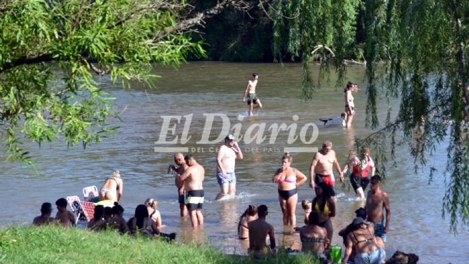 Los villamarienses disfrutaron del domingo en el río