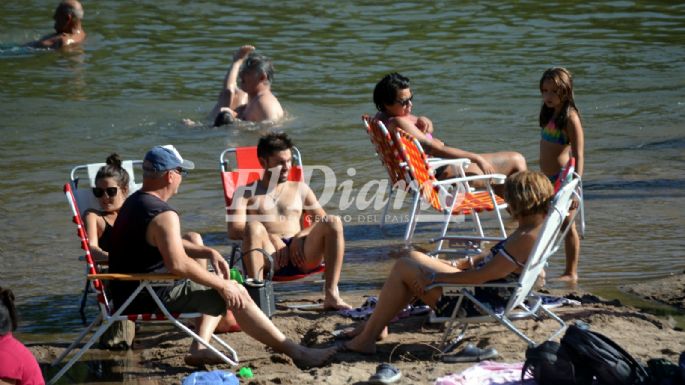 Los villamarienses disfrutaron del domingo en el río
