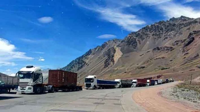 Desbloquearon el paso de miles de camiones
