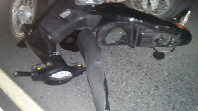 Dos adolescentes lesionadas tras chocar con su moto contra una pick up