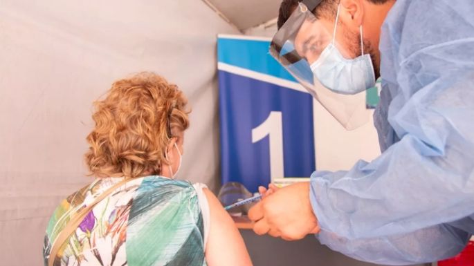 COVID: ya colocaron más de 500 mil dosis de refuerzo