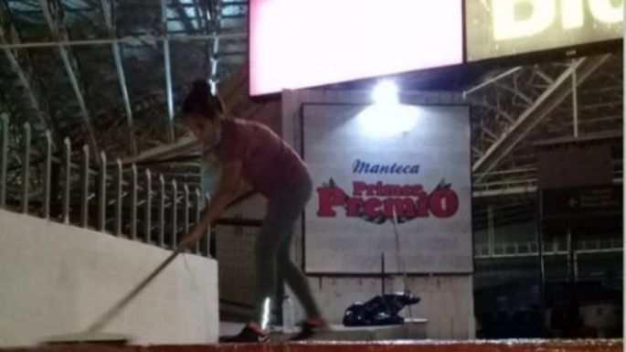 Trabajadores de la 7 de Febrero se encargan de la limpieza del Anfi luego de cada jornada de testeos
